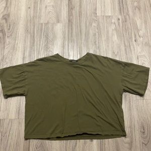 Dark green cropped tee
